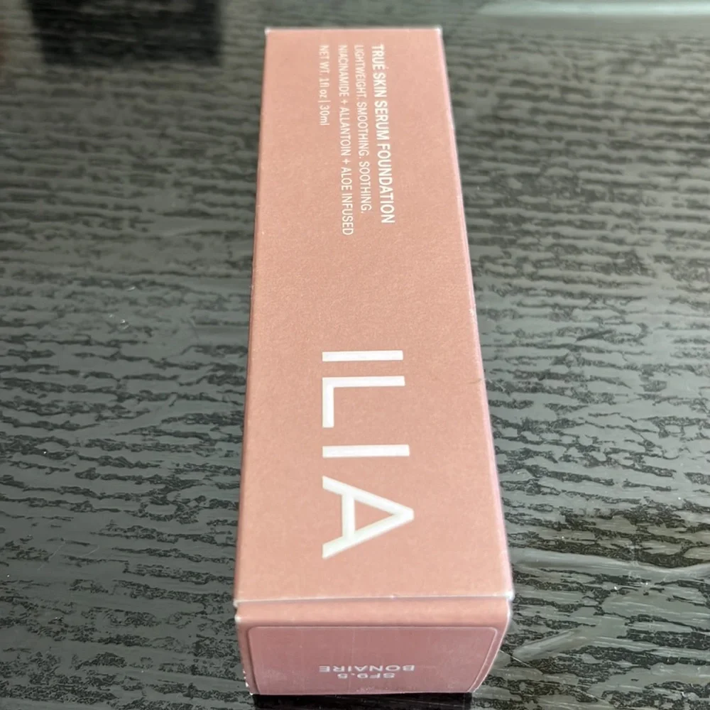 True skin serum foundation by Ilia in SF 9.5 Bonaire. NIB.
